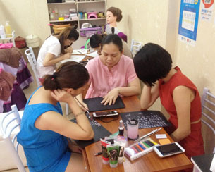 【南寧美甲學(xué)?！繉W(xué)員專訪丨幸福生活是要靠自己努力拼搏得來的