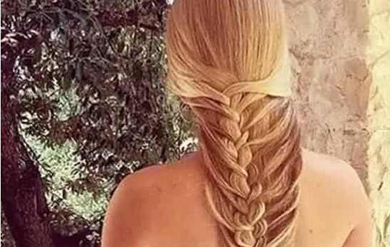 南寧化妝學校分享：“美人魚辮”的編法教程