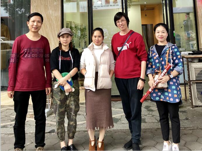 你昨天看到麗竹學校感恩送禮小分隊了嗎