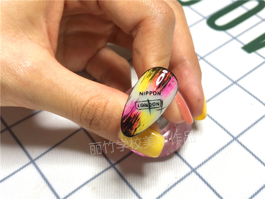 20200422 藝術(shù)涂鴉風(fēng)美甲.jpg