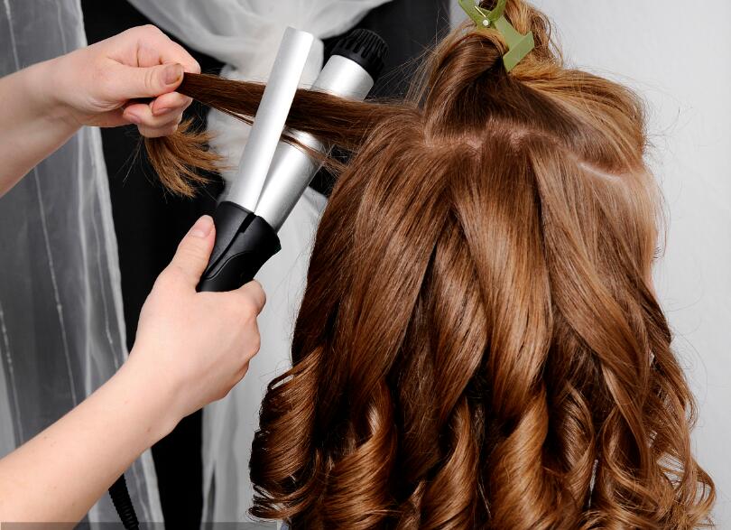 廣西美發(fā)學(xué)校：如何正確使用電棒