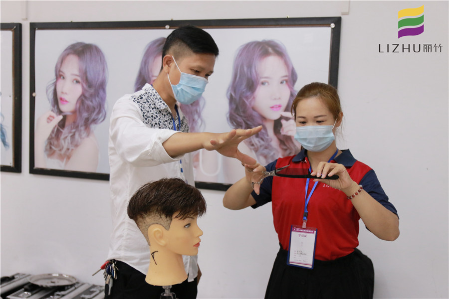 廣西美發(fā)師培訓班學員學習成果