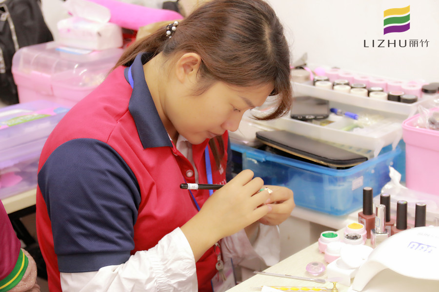 1606705423132841.jpg 凌秀梅_副本.jpg