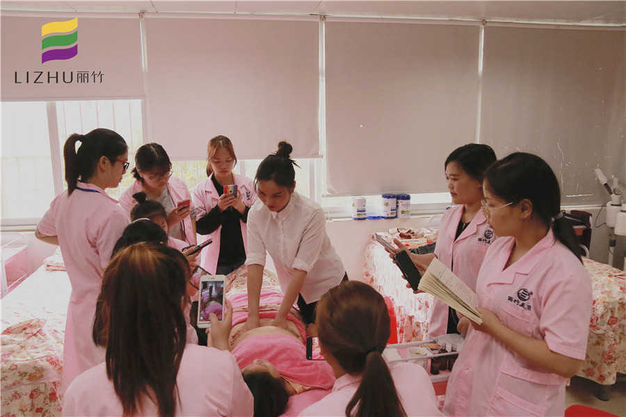 南寧美容課堂：揉肚子有什么好處