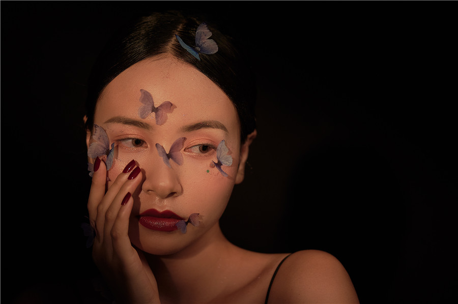 創(chuàng)意蝴蝶妝容