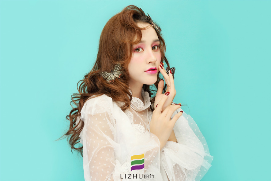 冬天化妝卡粉怎么辦？廣西化妝學(xué)習(xí)