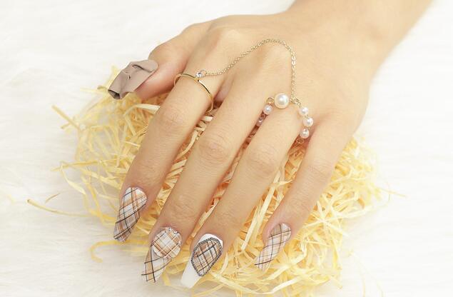 格紋美甲，麗竹學(xué)校美甲班作品分享