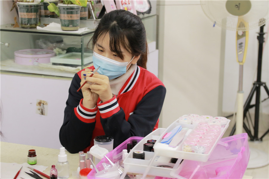 南寧美甲師培訓(xùn)學(xué)什么？歡迎進(jìn)班試聽美甲課程