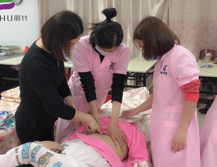 南寧美容培訓(xùn)哪家?guī)熧Y強(qiáng)？快來看看學(xué)員上課花絮吧