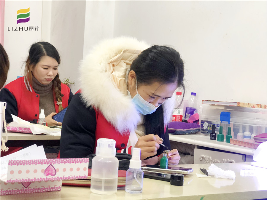 廣西美甲培訓(xùn)哪家好？看看美甲學(xué)員畢業(yè)感言