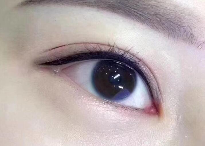 南寧專業(yè)化紋繡學(xué)校分享美瞳線實用技巧