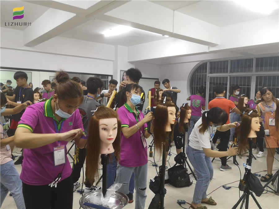 廣西美發(fā)師學什么？電棒使用技巧了解下