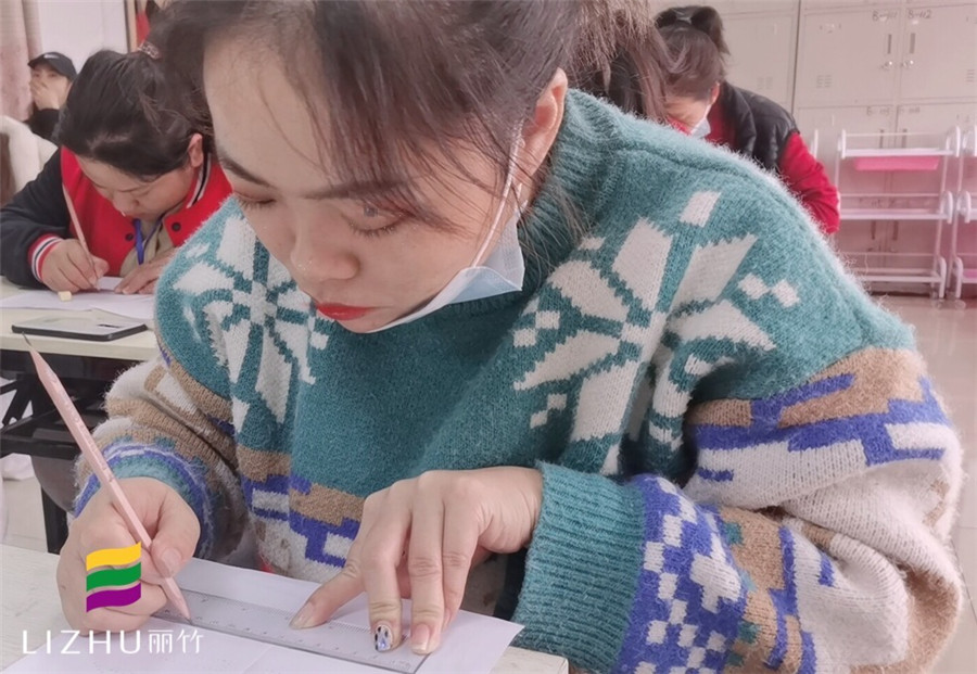 初學(xué)者如何紙上畫眉？廣西紋繡培訓(xùn)教你畫