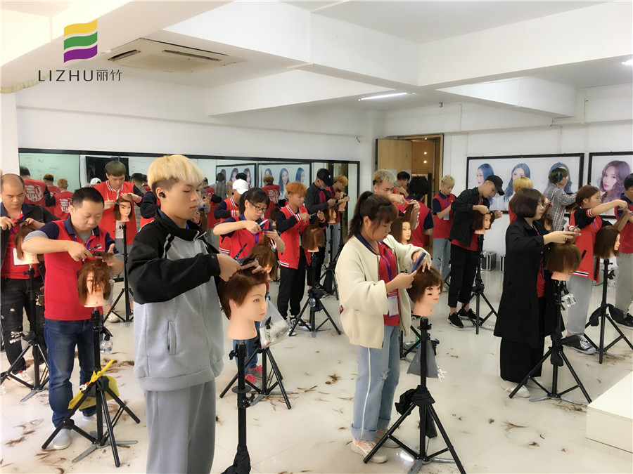 怎么判斷你是否合適剪短發(fā)？南寧美發(fā)師培訓(xùn)班教你