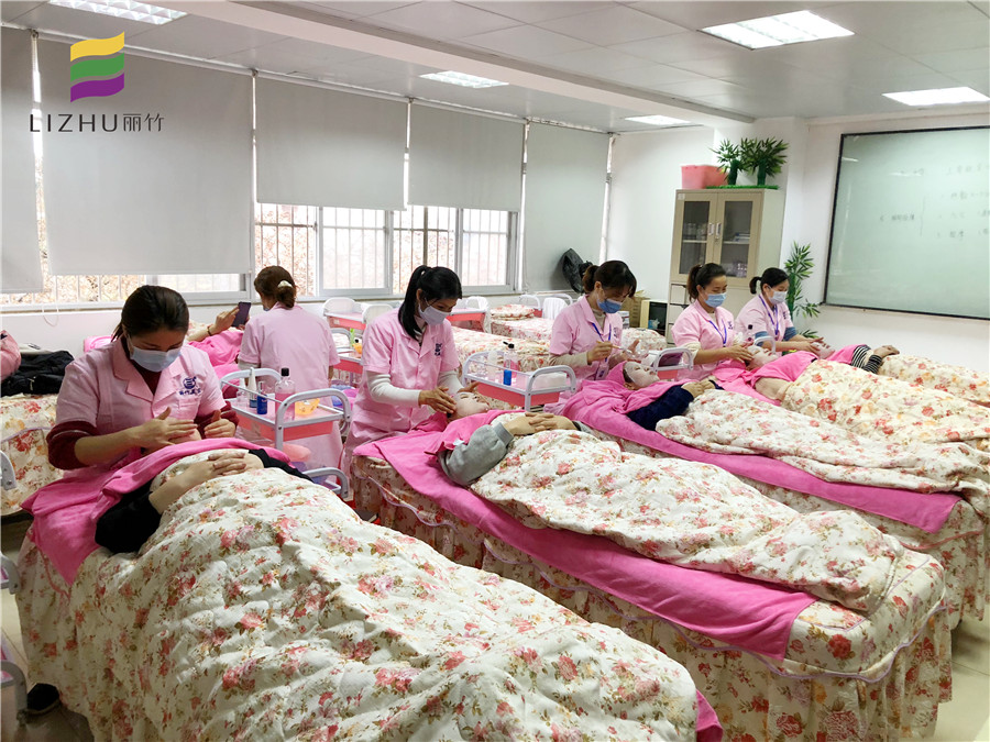 南寧技術(shù)好的美容培訓：面部水療的作用