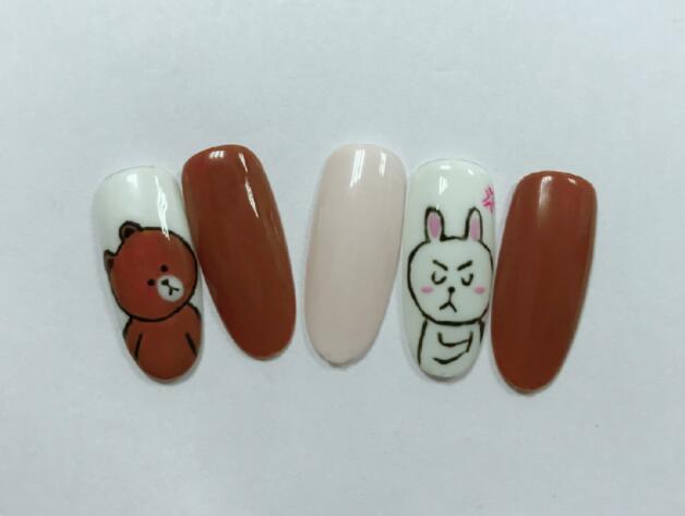 和廣西正規(guī)美甲學(xué)校學(xué)習(xí)卡通美甲教程吧