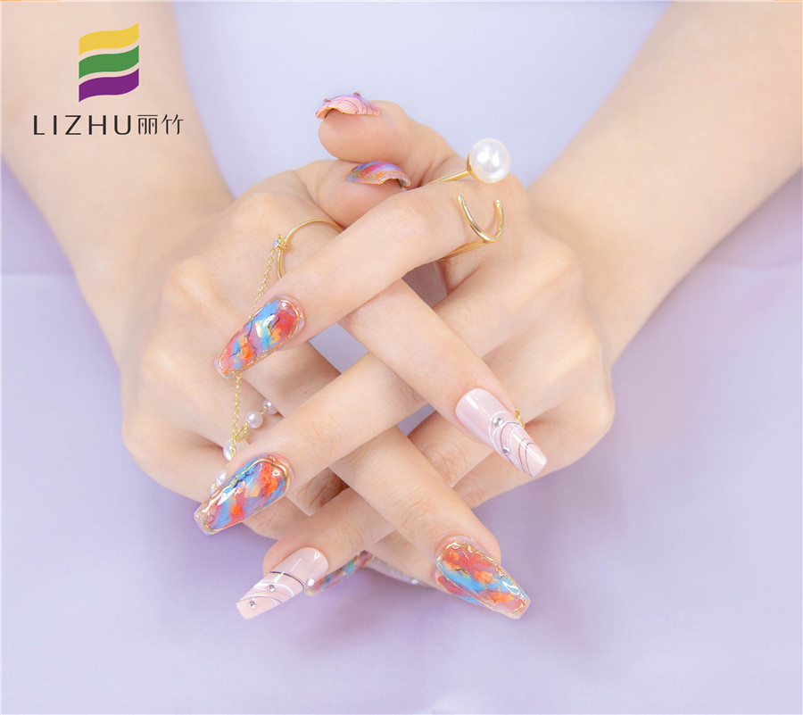 日式暈染美甲作品，南寧美甲培訓分享