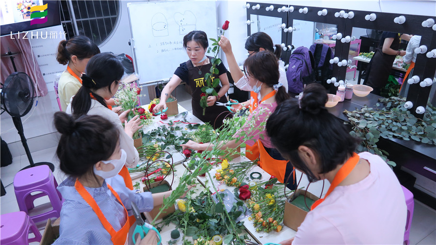 1619230679821356.jpg 認識花材.JPG