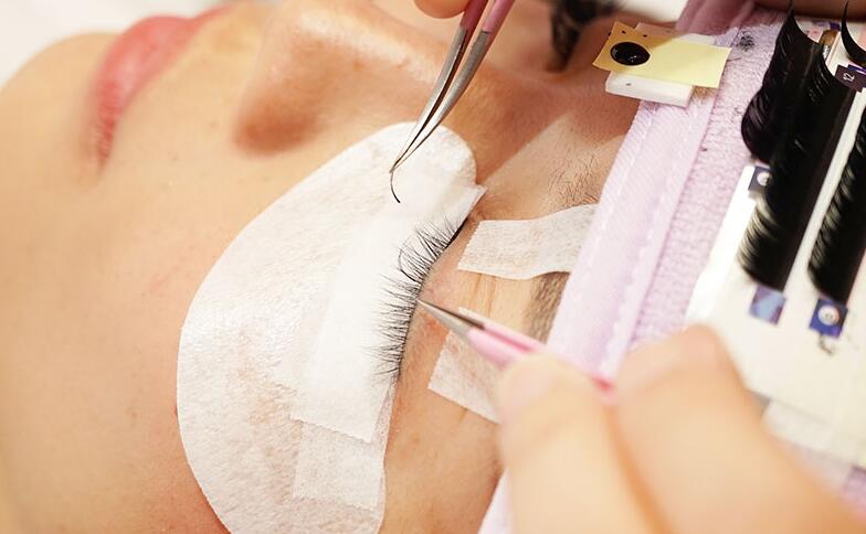 做完美睫為什么要補(bǔ)眉毛？去南寧美睫學(xué)校聽聽課