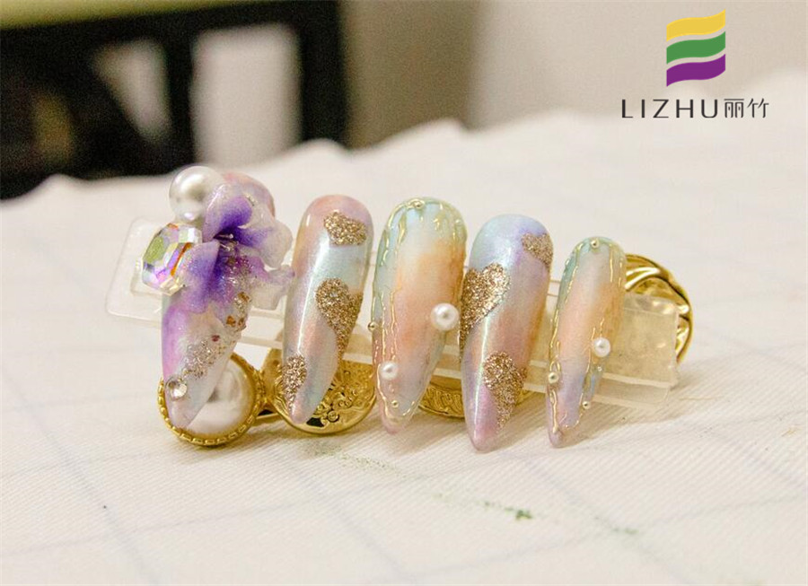 甲片可以重復(fù)使用嗎？廣西美甲排行榜專(zhuān)業(yè)教學(xué)