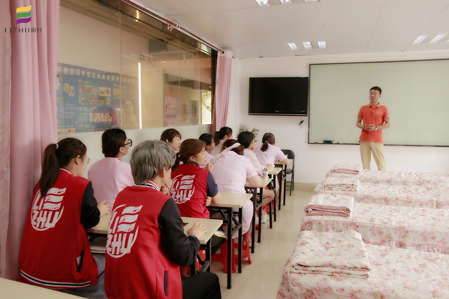 廣西美容學(xué)校愛情故事”美容美發(fā)就業(yè)宣講專場