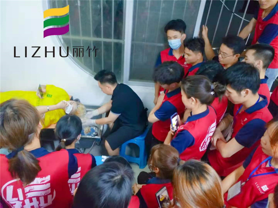 美發(fā)必學的染發(fā)技巧，廣西美發(fā)學校親囊相授