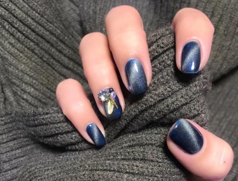 廣西師資強(qiáng)的美甲培訓(xùn)告訴你什么“貓眼美甲”