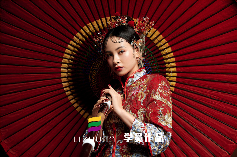 廣西專(zhuān)業(yè)化妝學(xué)校：秀禾新娘發(fā)型編發(fā)教程