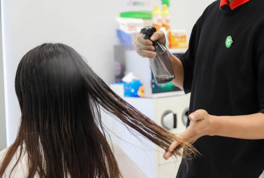 不同長(zhǎng)度的碎發(fā)怎么剪？廣西有實(shí)力的學(xué)校教你