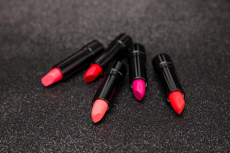 過期口紅用處多！快來聽聽南寧化妝培訓(xùn)班老師怎么說