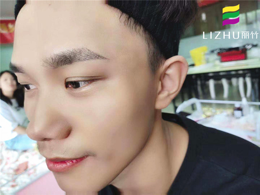 男士應該怎么紋眉？南寧紋繡現(xiàn)場演示手法