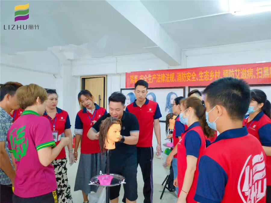 南寧專業(yè)的美發(fā)學校有哪些？來麗竹學校看看