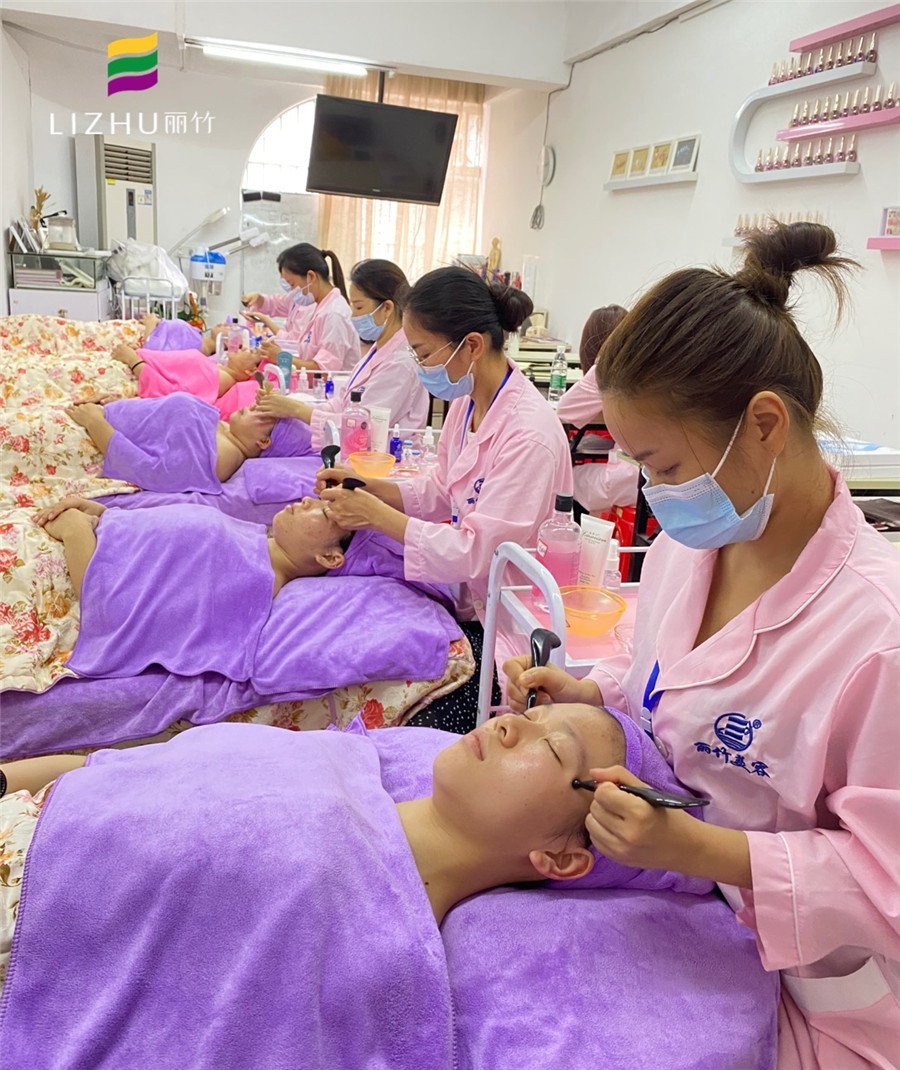 在南寧美容學(xué)校為什么要學(xué)面部撥筋