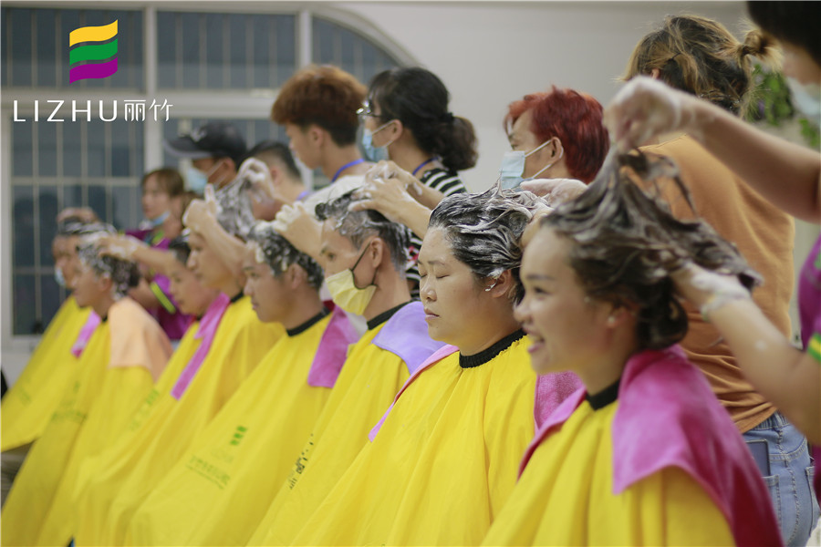 坐著怎么洗頭？南寧專業(yè)美發(fā)培訓(xùn)教你