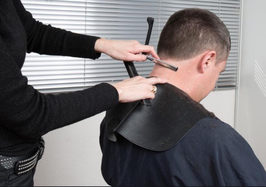 剃刀使用方法，廣西美發(fā)學(xué)校培訓(xùn)內(nèi)容