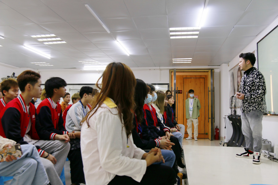 廣西學(xué)美發(fā)好找工作 嗎？麗竹學(xué)校會(huì)告訴你答案