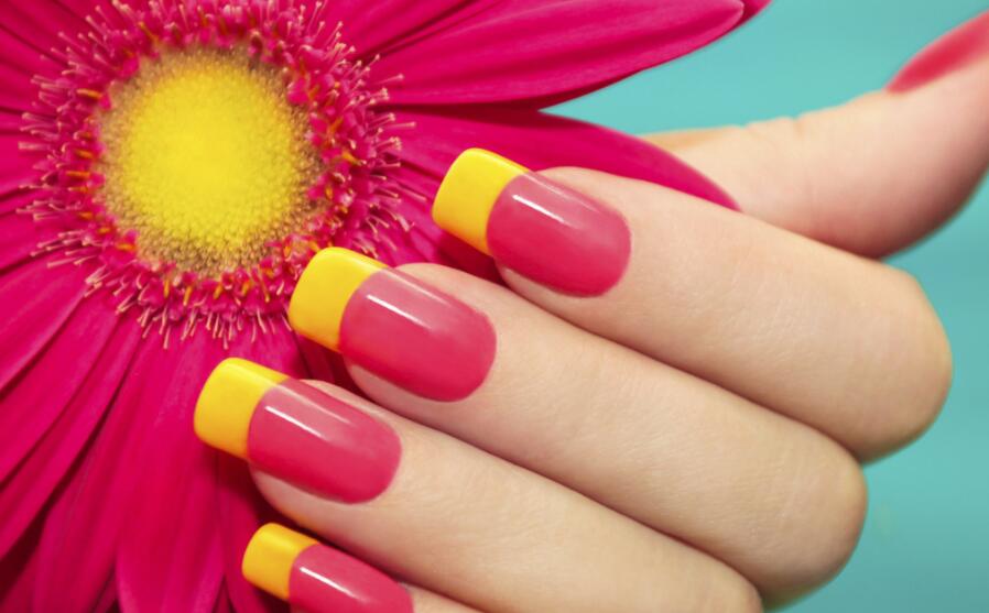 光療甲優(yōu)缺點有哪些？廣西口碑好的美甲學校告訴你