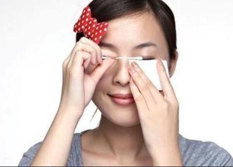 神奇卸內(nèi)眼線術(shù)，告訴你廣西化妝學(xué)校哪家有實力