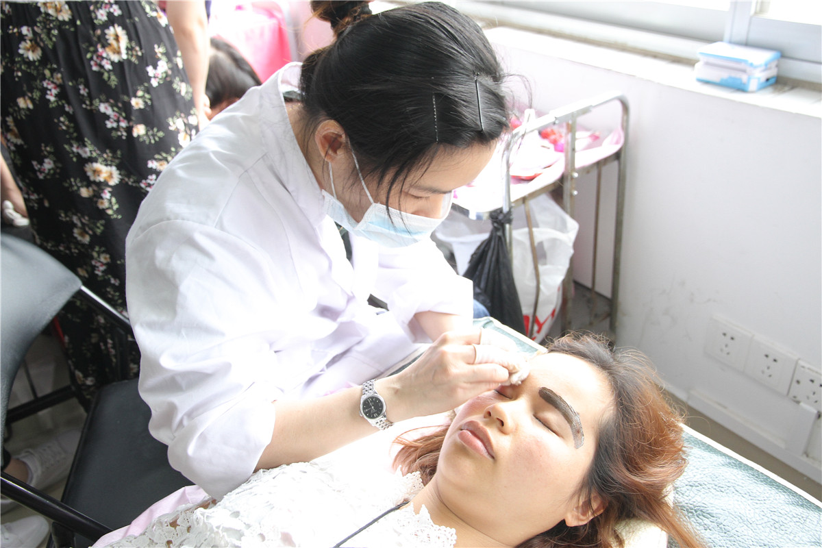 美睫過后為什么要修補眉毛呢？