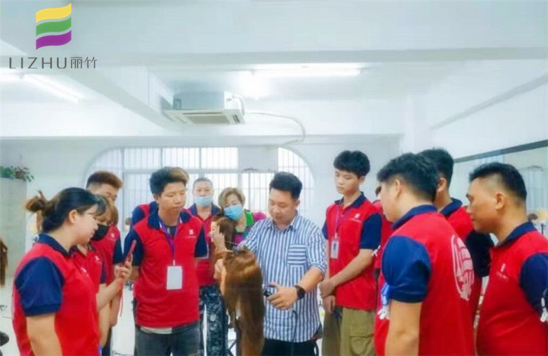 南寧學(xué)美發(fā)哪家好？看看麗竹火爆開(kāi)班的程度就知道啦