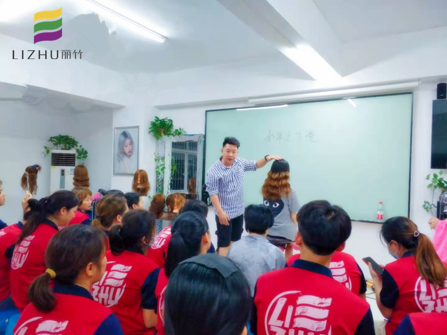 南寧美發(fā)去哪里進(jìn)修？麗竹美發(fā)學(xué)校歡迎你