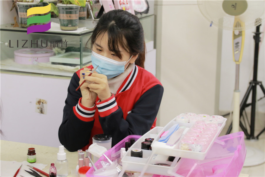 南寧美甲學校學子感言：因為專業(yè)，所以我又“加報”了