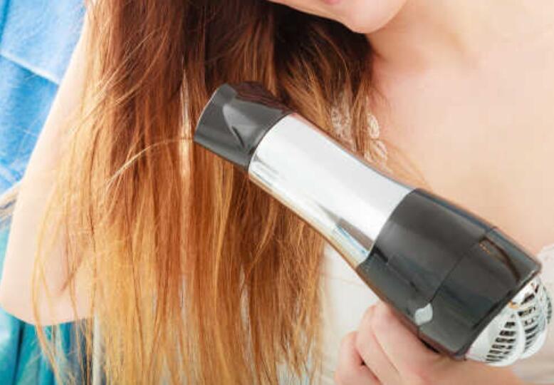 卷發(fā)怎么吹？廣西美發(fā)課程內(nèi)容里有