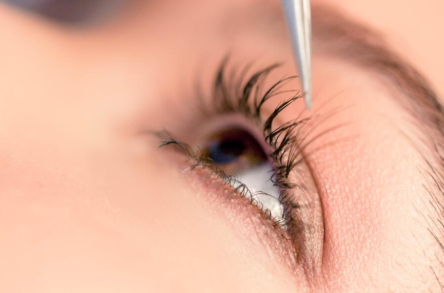 學(xué)美睫必備基本技法，看廣西美睫培訓(xùn)哪家好