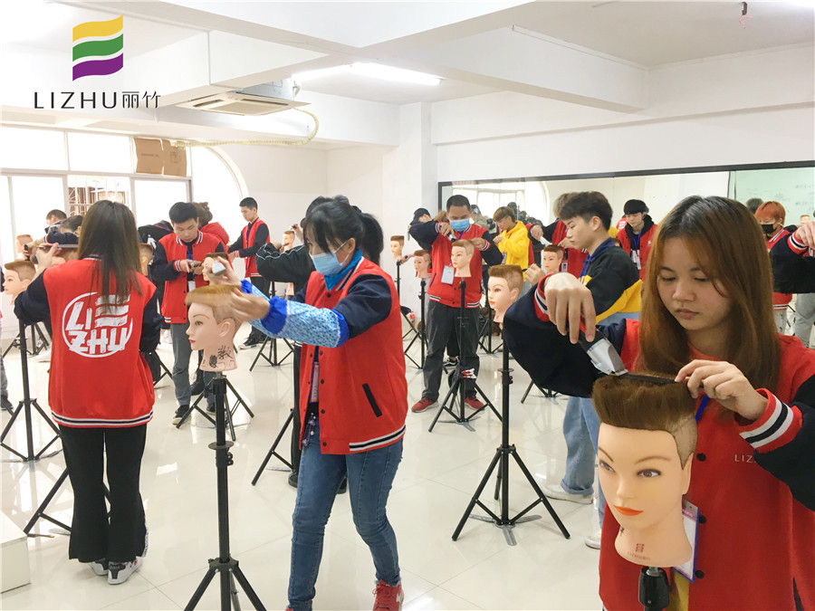 剪平頭的流程？南寧美發(fā)培訓(xùn)機(jī)構(gòu)總結(jié)好了