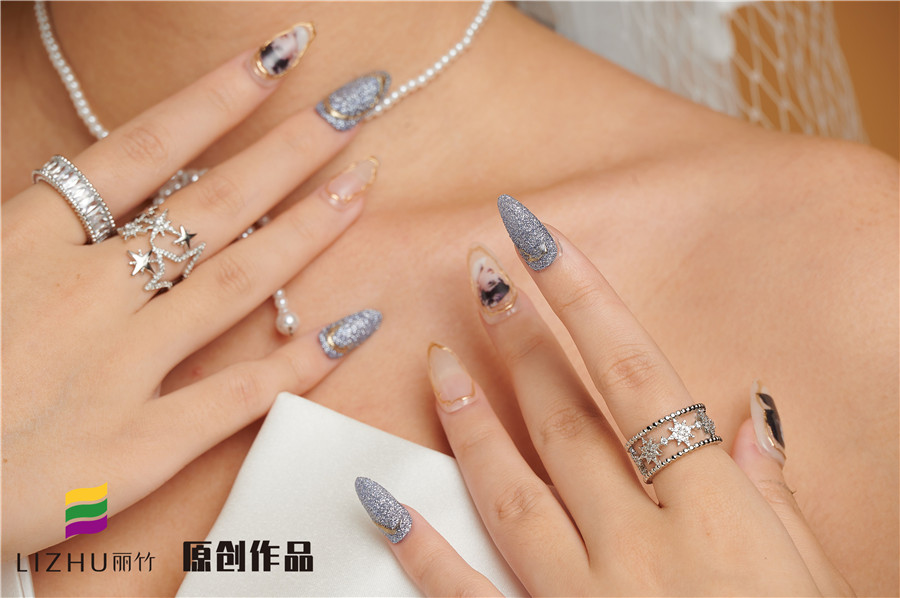 貼甲片能維持多久？廣西美甲基礎(chǔ)學(xué)校告訴你