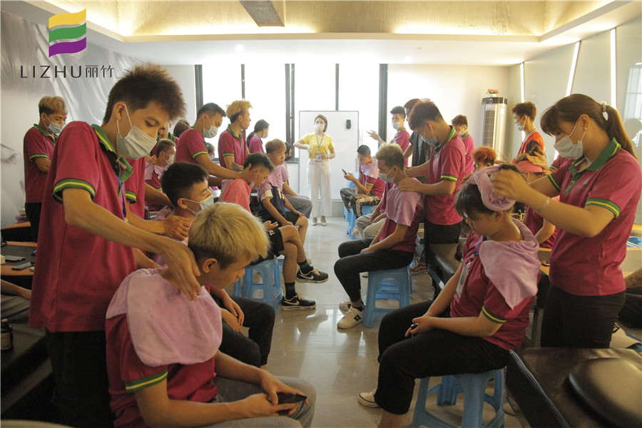 美發(fā)洗護(hù)按摩手法，廣西美發(fā)排行準(zhǔn)備好了