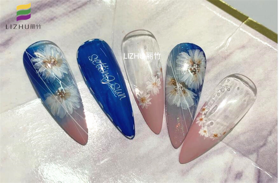 藍(lán)色小雛菊美甲