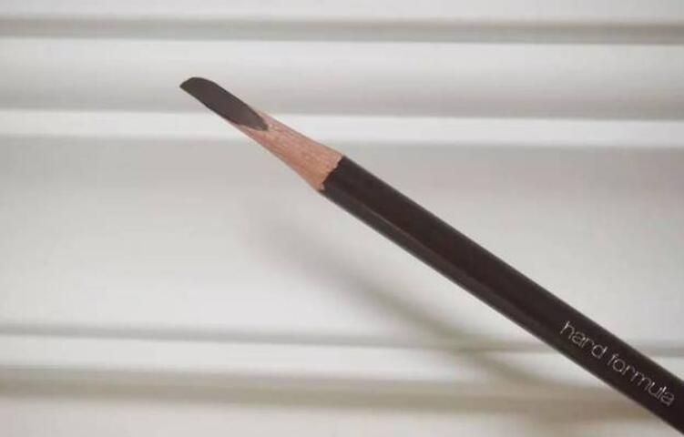 砍刀眉筆怎么快速上色？廣西學化妝的學校教你