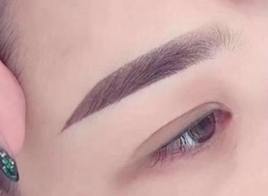 南寧紋繡學習分享：霧眉和線條眉區(qū)別